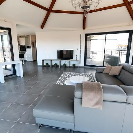 Unique A Cannes * Cannes